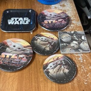 Star Wars Baby Yoda Plates and Napkins Set - Black and Brown
